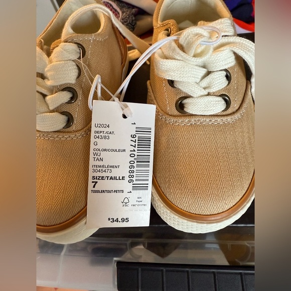 NWT The Children’s Place Sneakers - Picture 2 of 3